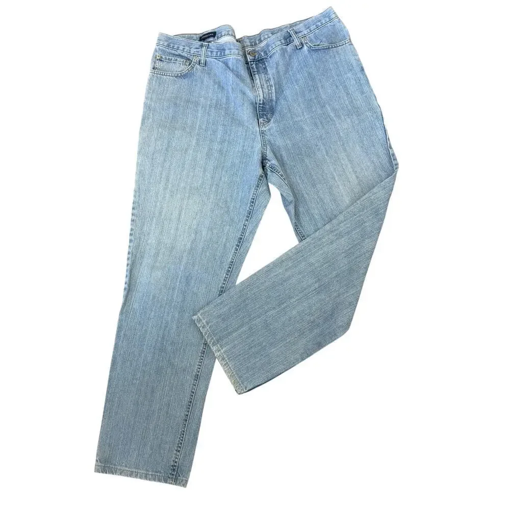 Lands End Mens Size 44 Light Wash Classic Fit Blue Jeans Casual Essential Denim